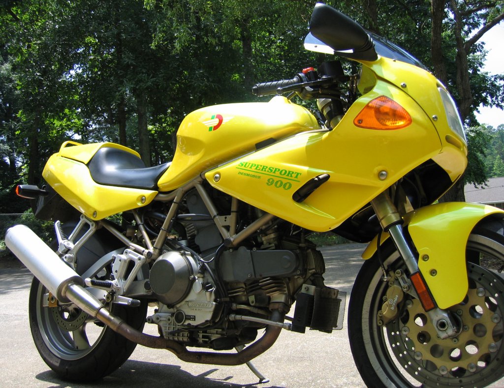 Most beautiful Ducati 900 ss cr in Chain Reaction Yellow